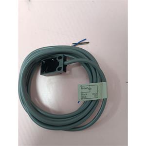 OMRON欧姆龙  接近传感器 TL-W5MC2 2M