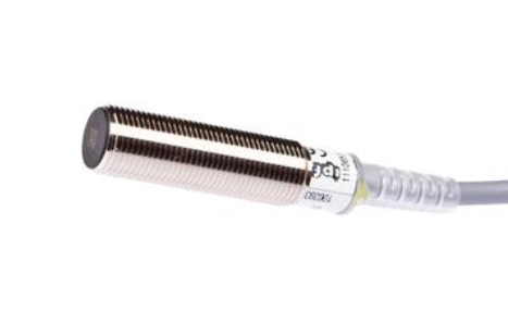 德国IPF感应式传感器IB120100