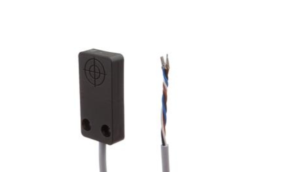 德国IPF感应式传感器IB250400