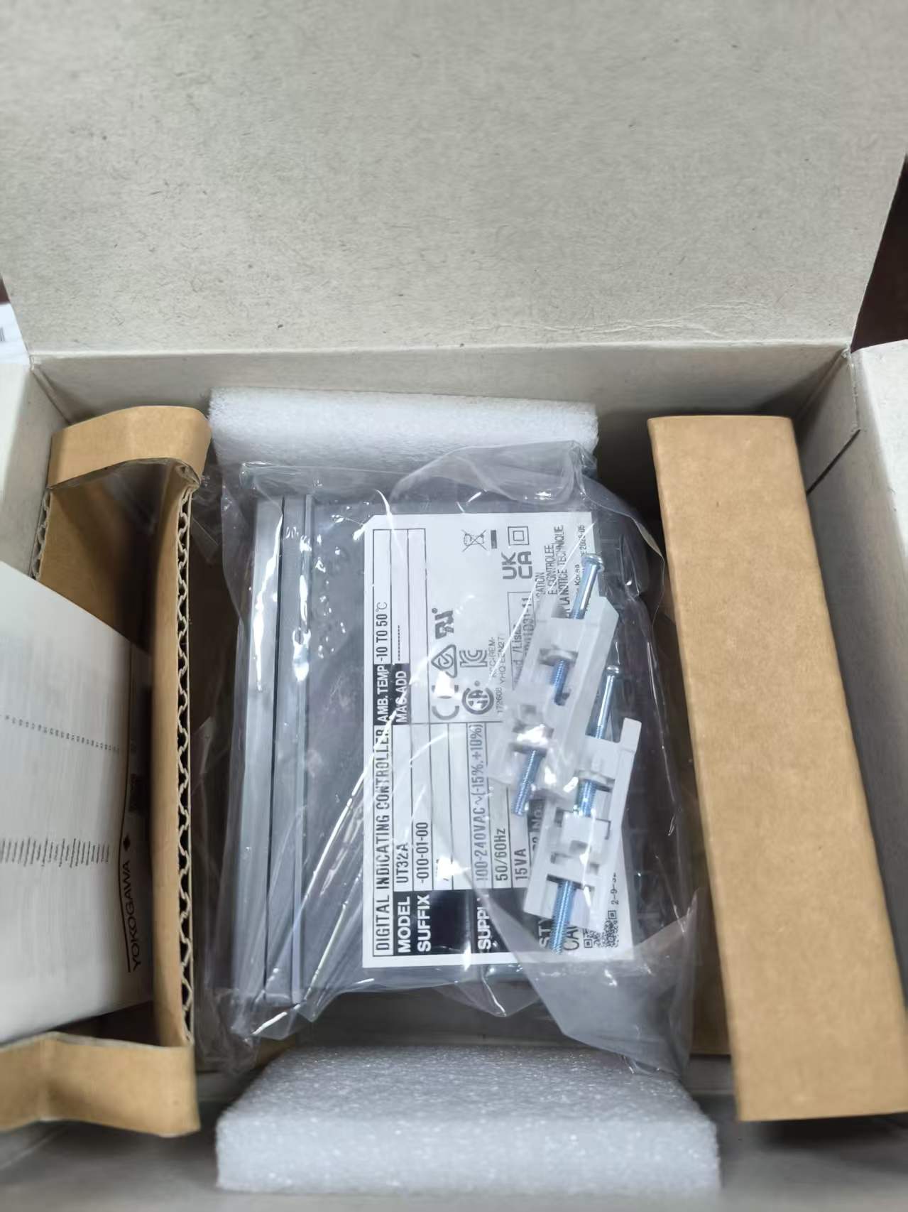 江崎中部地区办事处推荐  YOKOGAWA横河温控调节器UT32A-010-01-00/HA
